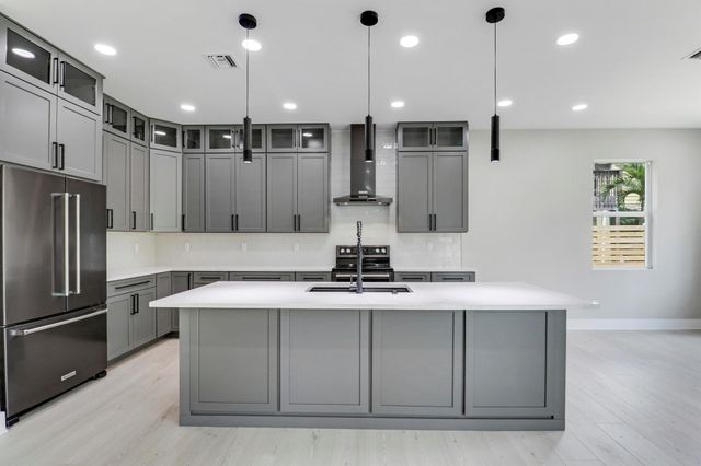 1023 NE Orange Avenue, Jensen Beach, FL 34957