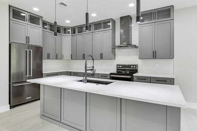 1023 NE Orange Avenue, Jensen Beach, FL 34957