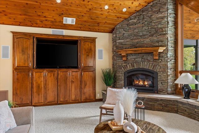 25926 Austin Rd, Ripon, CA 95366