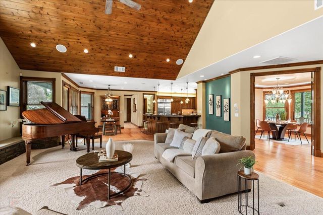 25926 Austin Rd, Ripon, CA 95366