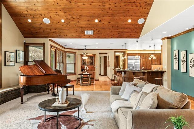 25926 Austin Rd, Ripon, CA 95366