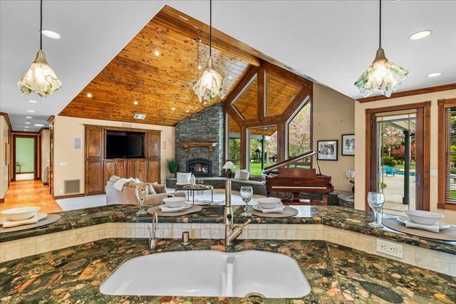 25926 Austin Rd, Ripon, CA 95366