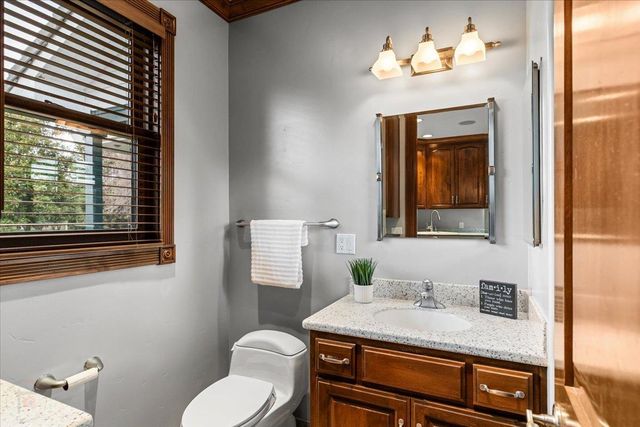 25926 Austin Rd, Ripon, CA 95366