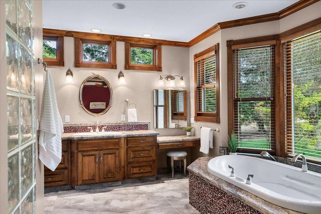 25926 Austin Rd, Ripon, CA 95366