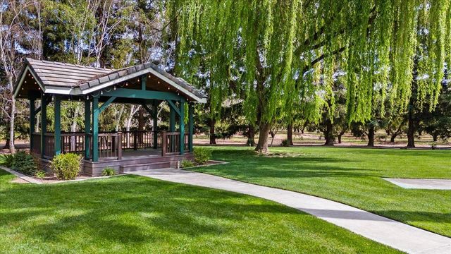 25926 Austin Rd, Ripon, CA 95366