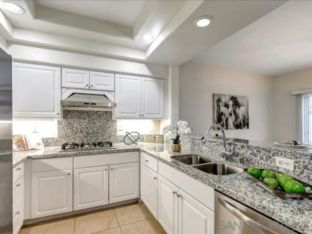 8641 Via Mallorca F, La Jolla, CA 92037