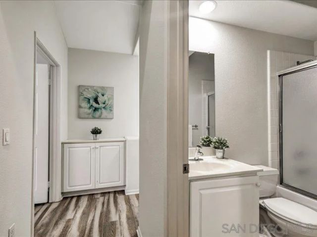 8641 Via Mallorca F, La Jolla, CA 92037