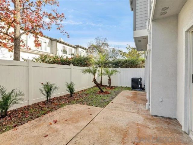 8641 Via Mallorca F, La Jolla, CA 92037