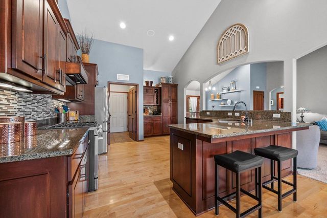 781 Autumn Ridge LANE, Hartford, WI 53027