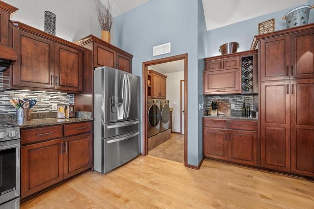 781 Autumn Ridge LANE, Hartford, WI 53027