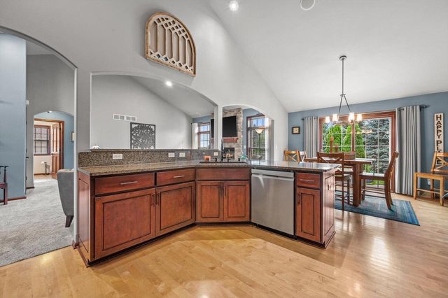 781 Autumn Ridge LANE, Hartford, WI 53027