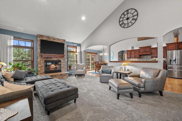 781 Autumn Ridge LANE, Hartford, WI 53027