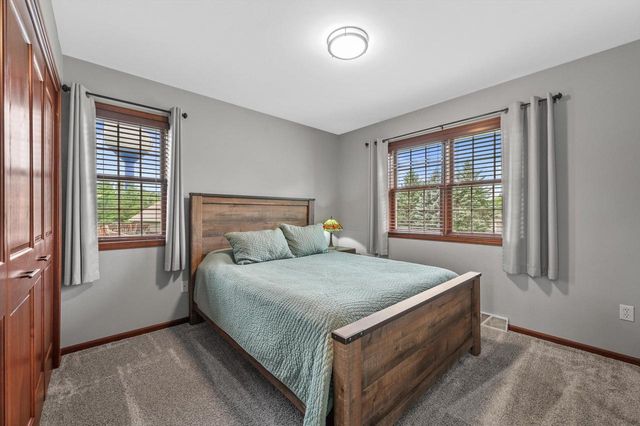 781 Autumn Ridge LANE, Hartford, WI 53027
