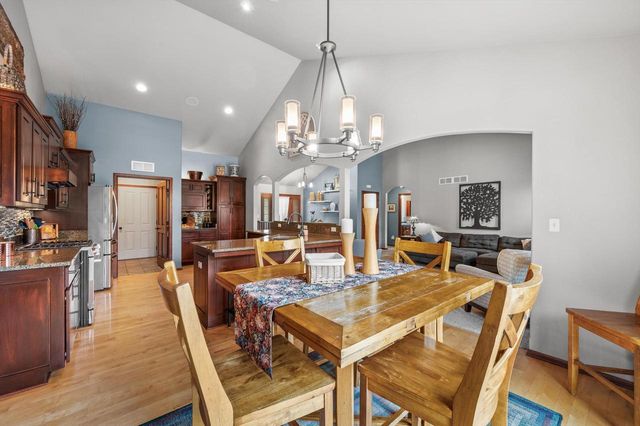 781 Autumn Ridge LANE, Hartford, WI 53027