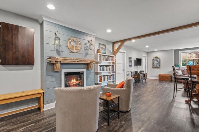 781 Autumn Ridge LANE, Hartford, WI 53027