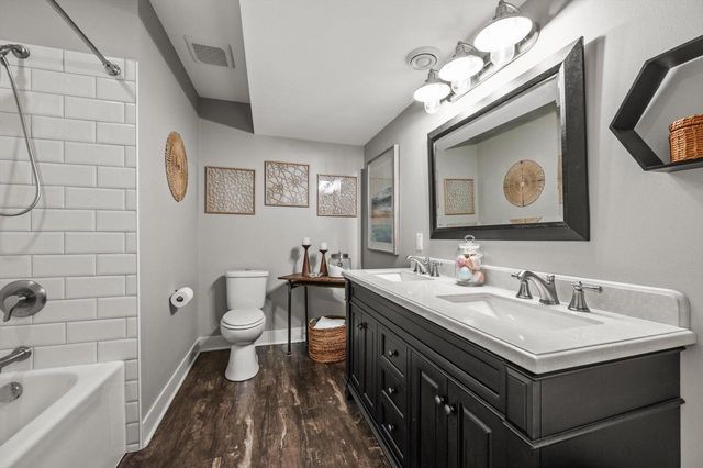 781 Autumn Ridge LANE, Hartford, WI 53027