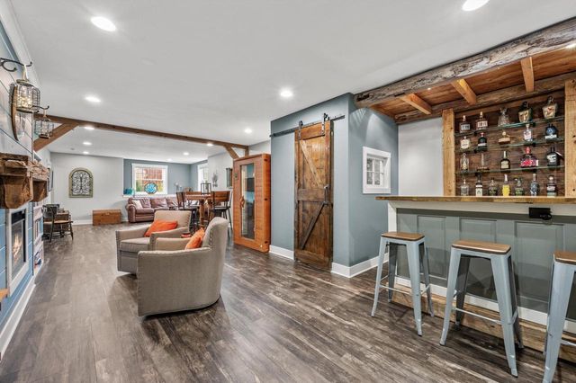 781 Autumn Ridge LANE, Hartford, WI 53027