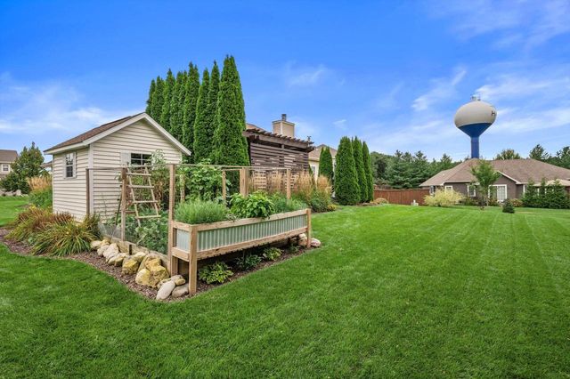 781 Autumn Ridge LANE, Hartford, WI 53027