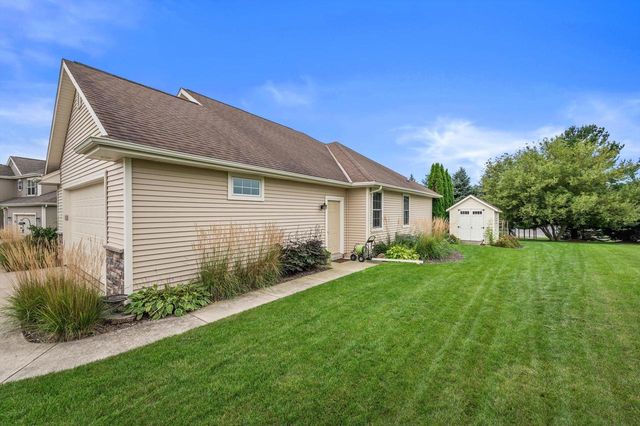 781 Autumn Ridge LANE, Hartford, WI 53027