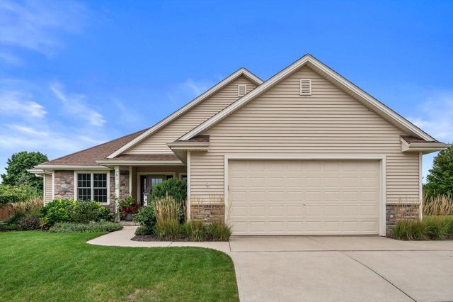 781 Autumn Ridge LANE, Hartford, WI 53027
