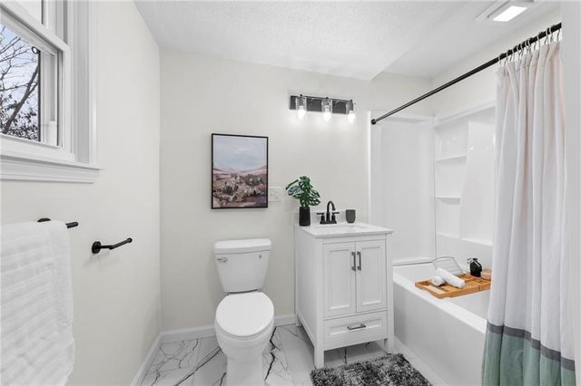 309 E 2nd Street, Bonner Springs, KS 66012