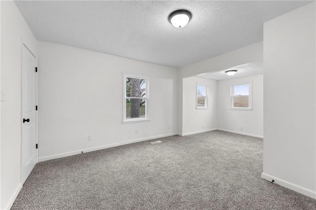 309 E 2nd Street, Bonner Springs, KS 66012