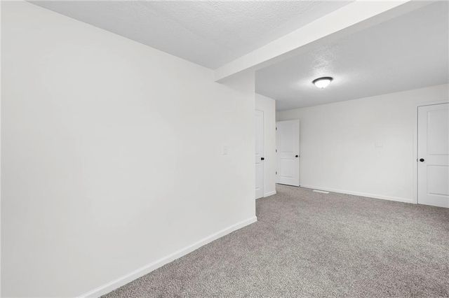 309 E 2nd Street, Bonner Springs, KS 66012