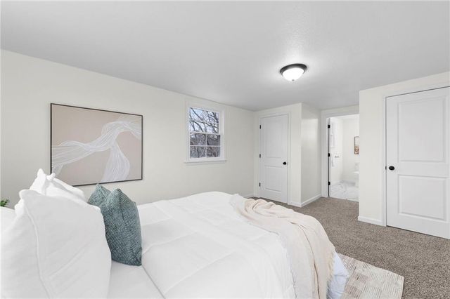 309 E 2nd Street, Bonner Springs, KS 66012