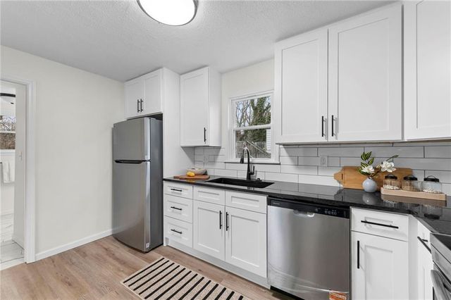 309 E 2nd Street, Bonner Springs, KS 66012