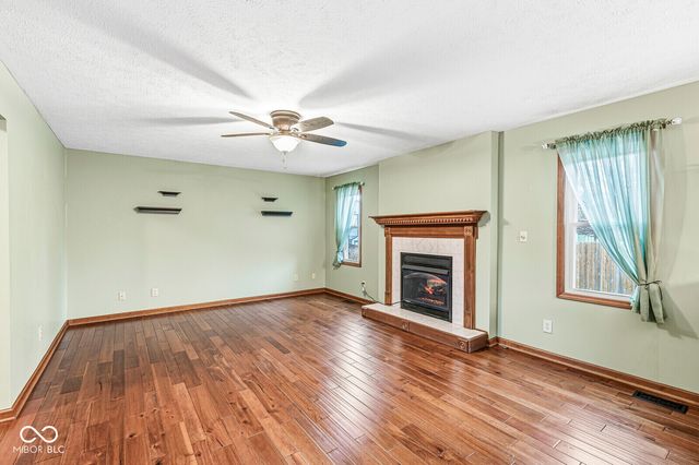 322 Samuel Drive, Whiteland, IN 46184