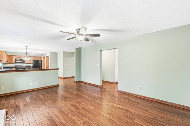 322 Samuel Drive, Whiteland, IN 46184