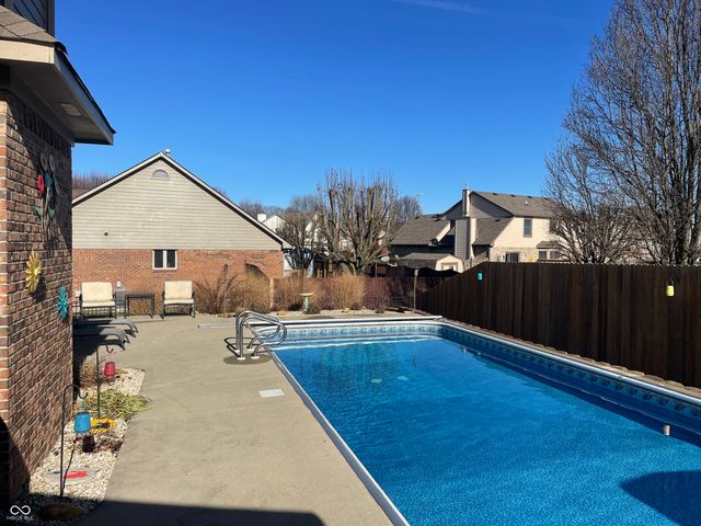 322 Samuel Drive, Whiteland, IN 46184