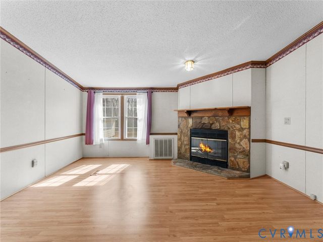 1349 Whispering Rd, Buckingham, VA 23936