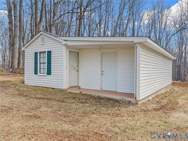 1349 Whispering Rd, Buckingham, VA 23936