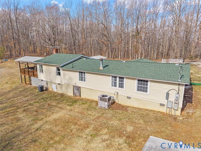 1349 Whispering Rd, Buckingham, VA 23936