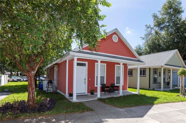6212 MOOREFIELD LANE, Zephyrhills, FL 33542