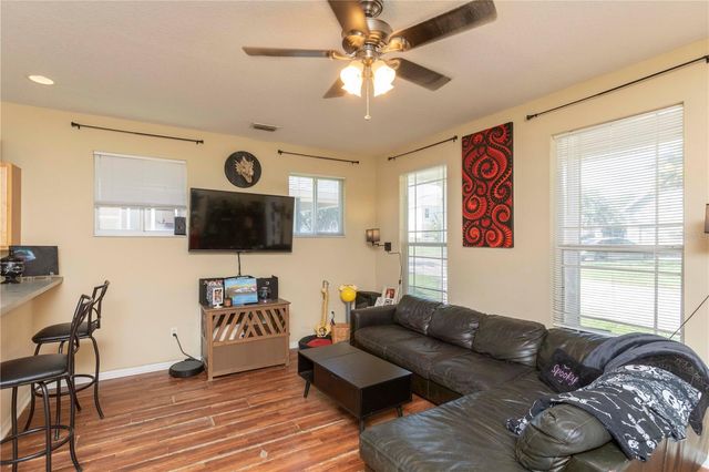 6212 MOOREFIELD LANE, Zephyrhills, FL 33542