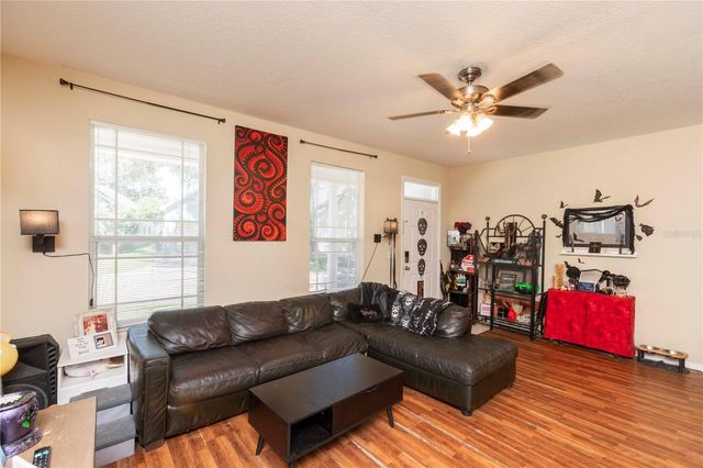 6212 MOOREFIELD LANE, Zephyrhills, FL 33542