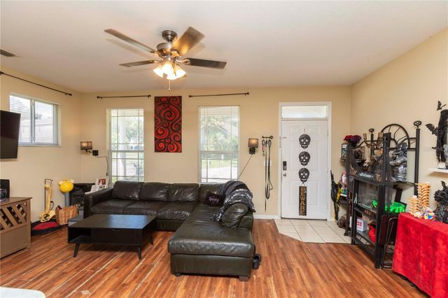6212 MOOREFIELD LANE, Zephyrhills, FL 33542