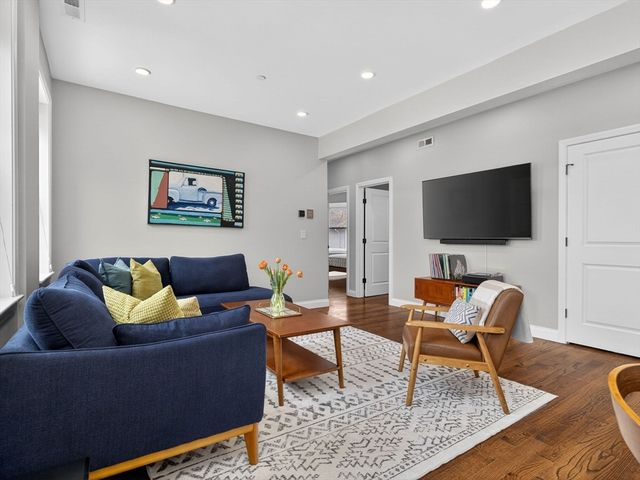 3 Roslin Street 2, Boston, MA 02124