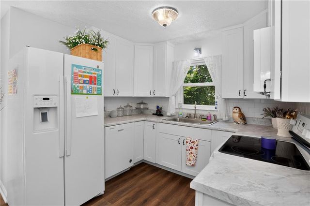 222 Valley Brook Drive, Woodstock, GA 30188