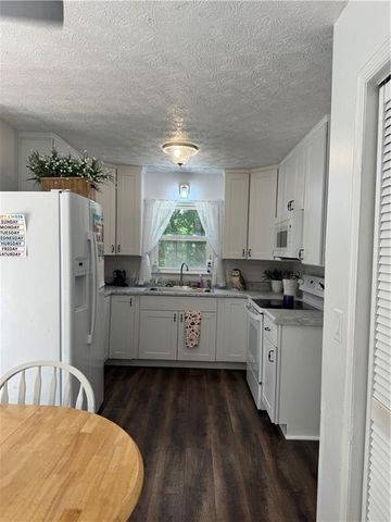 222 Valley Brook Drive, Woodstock, GA 30188