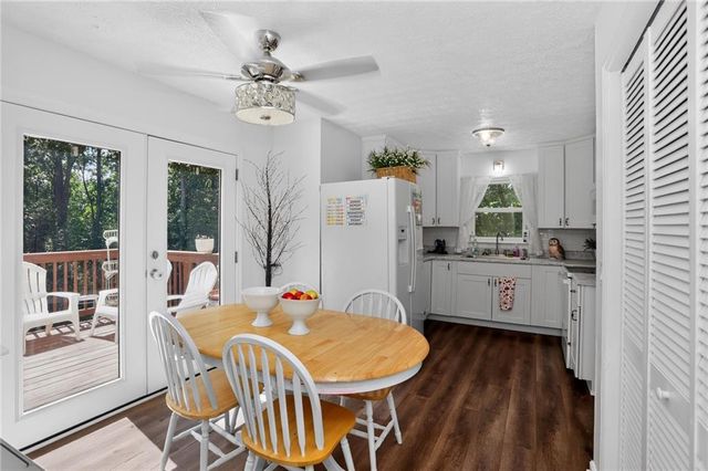 222 Valley Brook Drive, Woodstock, GA 30188