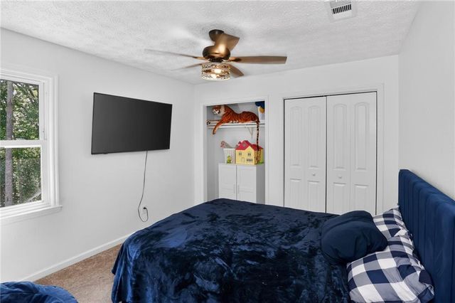 222 Valley Brook Drive, Woodstock, GA 30188