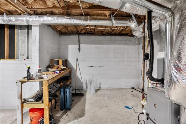 222 Valley Brook Drive, Woodstock, GA 30188