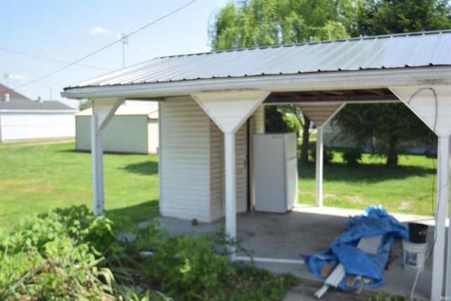 1113 W Oak Street, Mitchell, IN 47446