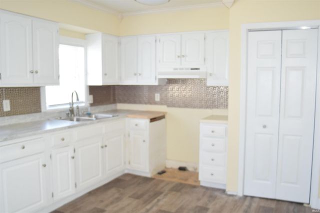 1113 W Oak Street, Mitchell, IN 47446