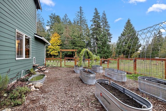16710 W Lake Goodwin Road, Stanwood, WA 98292