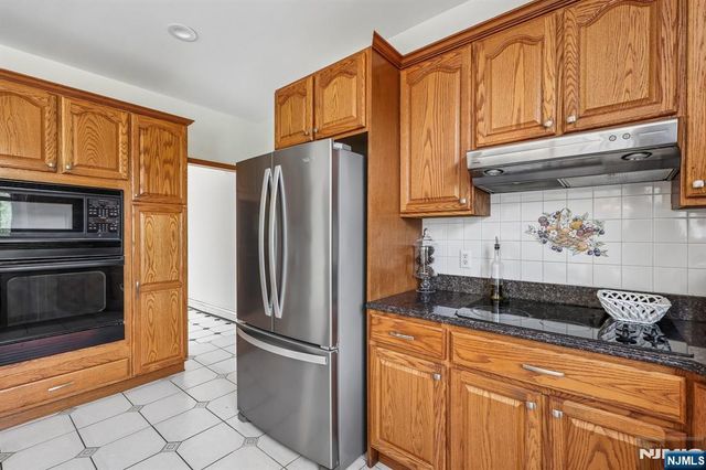 6 Comanche Trail, Vernon, NJ 07462