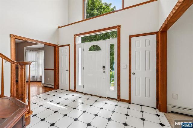 6 Comanche Trail, Vernon, NJ 07462